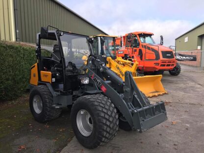 GIANT WHEEL LOADER - Image 4